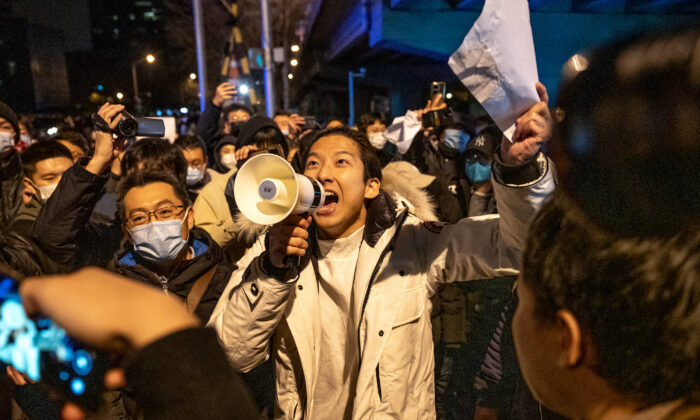 Làn sóng biểu tình ở Trung Quốc cho thấy người dân đã 'chán ngấy' sự kiểm soát của ĐCSTQ