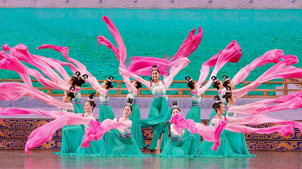 Hoa hậu Tô Diệp Hà diện áo dài truyền thống tham dự show Shen Yun tại Ý - Ảnh 3.