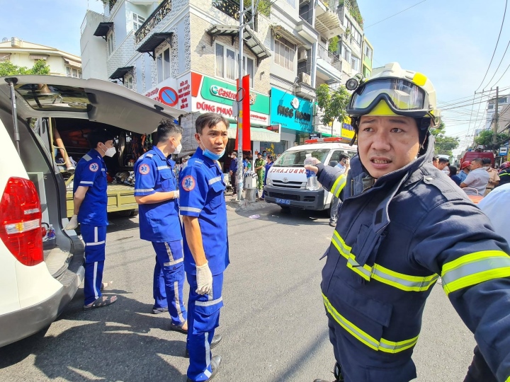 Nguyên nhân sập cửa hàng Circle K ở TP.HCM khiến một học sinh lớp 9 tử vong - Ảnh 1.