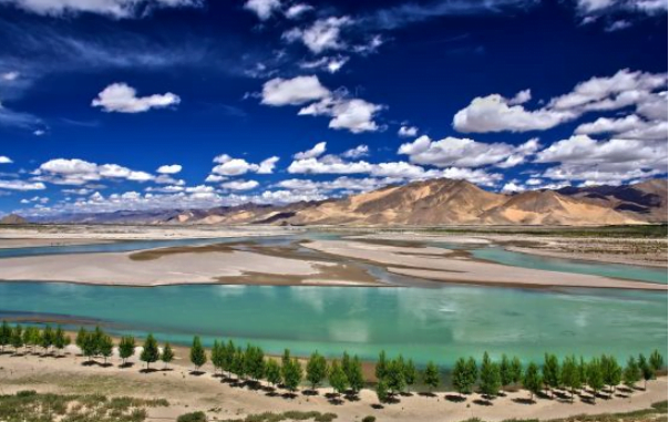 Thượng nguồn con sông ở Tây Tạng