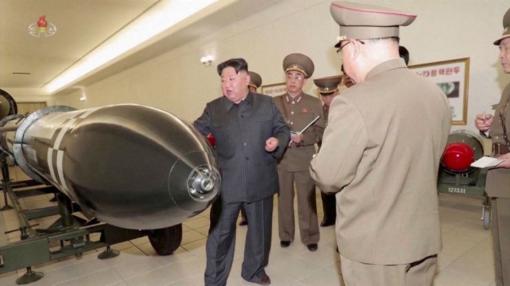 Lãnh đạo Triều Tiên ra lệnh phóng vệ tinh do thám theo kế hoạch
