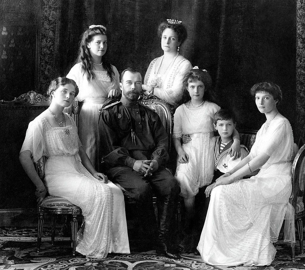 1024px Russian Imperial Family 1913