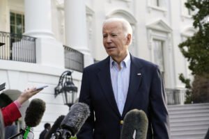 Biden hủy chuyến công du Châu Á sau G7 vì vấn đề tăng trần nợ 