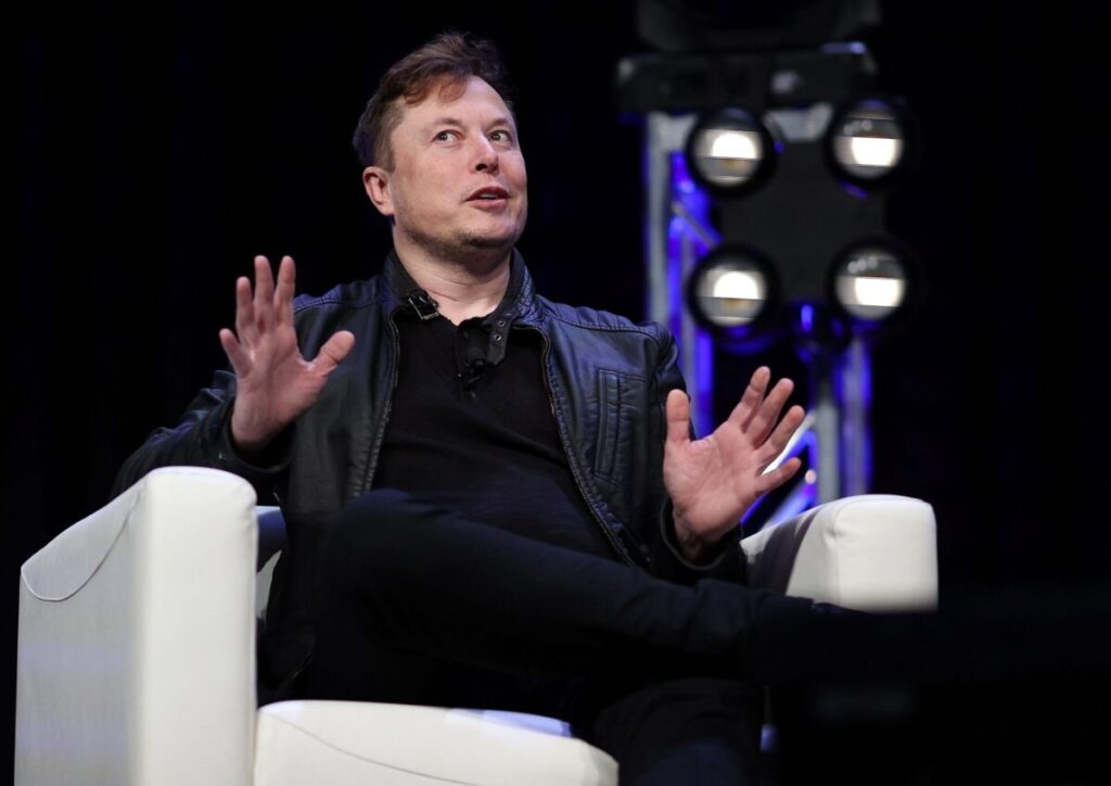 Elon Musk - gã tỷ phú điên rồ với những dự án không tưởng
