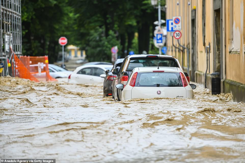 9 người chết trong trận lũ lụt “tận thế" ở Italia, cuộc đua Công thức 1 bị hủy bỏ