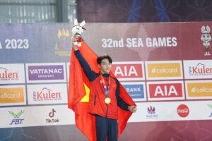 Đánh bại nhà vô địch thế giới, Nguyễn Văn Khánh Phong giành HCV SEA Games 32