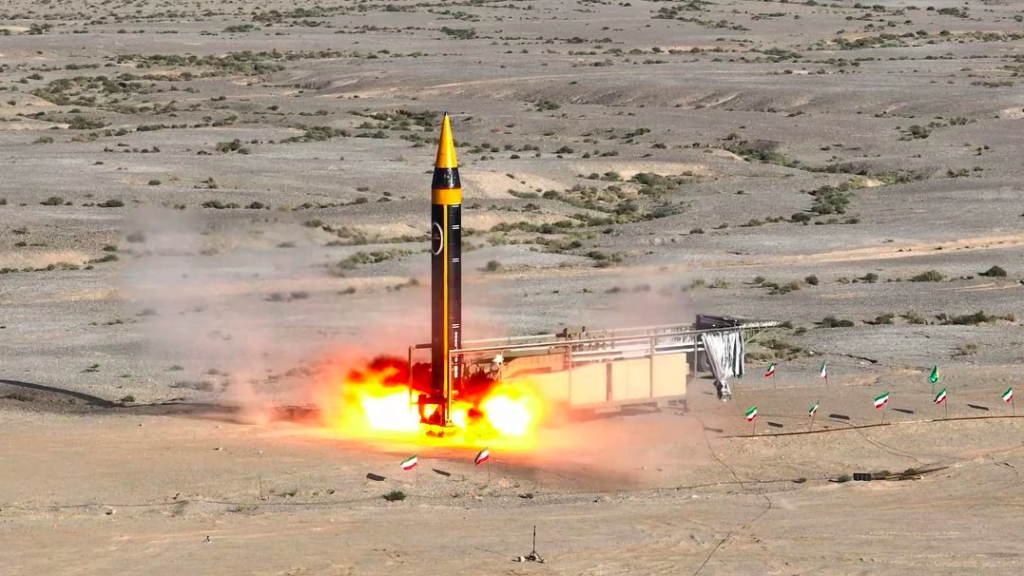 Iran tuyên bố phóng thử thành công tên lửa đạn đạo