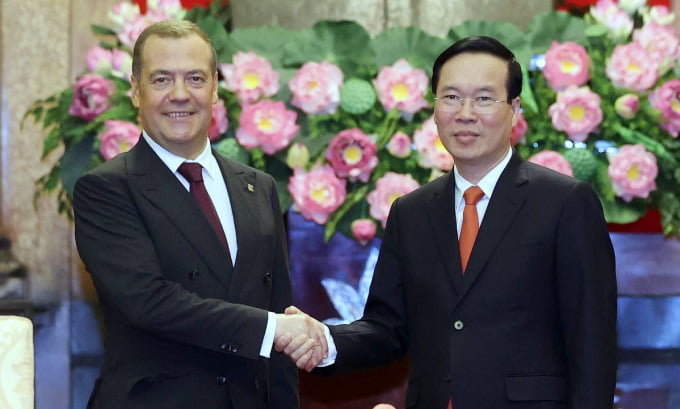 Dmitry Medvedev dẫn đoàn đại biểu Liên bang Nga thăm Việt Nam