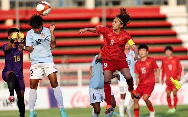 ĐT nữ Việt Nam đánh bại CLB Eintracht Frankfurt với tỷ số 2-1