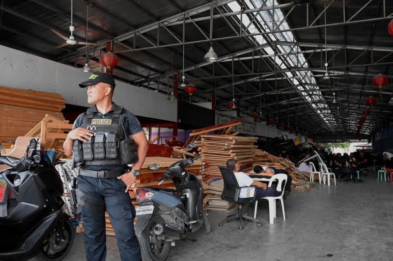 Cảnh sát Philippines giải cứu hơn 1.000 người, trong đó có công dân Việt