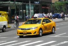 Chính thức tạm ngừng hoạt động 2 hãng taxi tại sân bay Tân Sơn Nhất| Tân Thế Kỷ