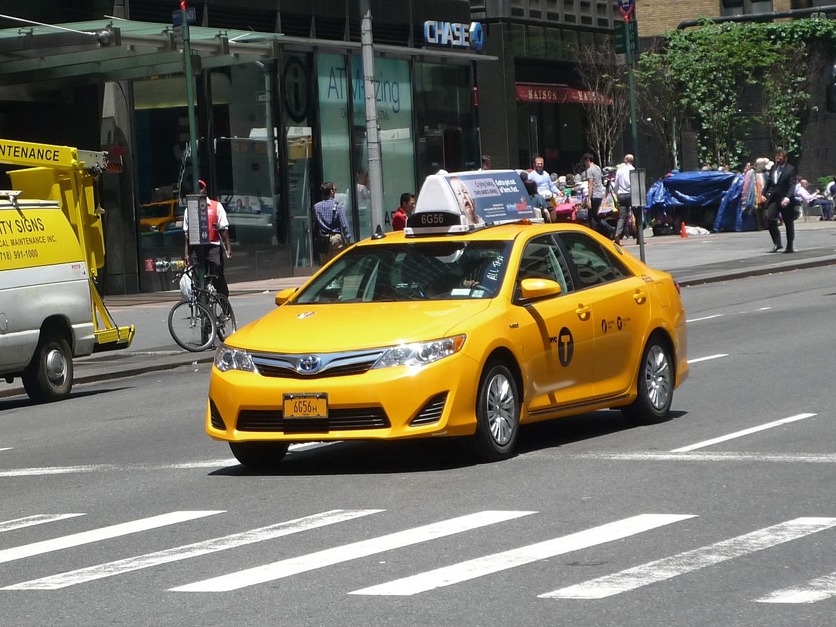 Chính thức tạm ngừng hoạt động 2 hãng taxi tại sân bay Tân Sơn Nhất | Tân Thế Kỷ