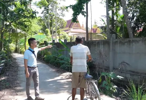 Con duong va ngoi chua anh Sung bo tien ra sang sua dung voi loi hua nam