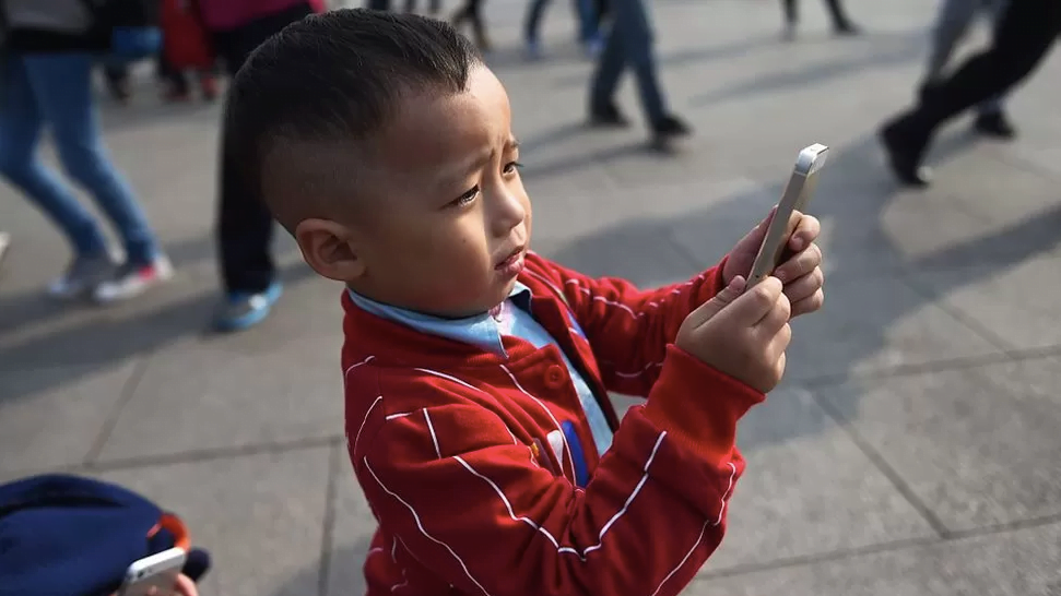 Trung Quốc siết chặt thời gian sử dụng smartphone của trẻ em 