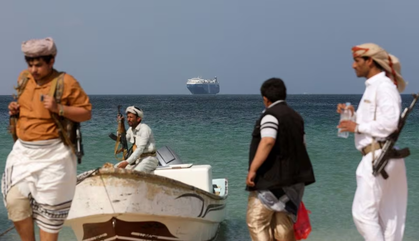 Houthi tấn công các tàu ở Biển Đỏ, Ả Rập Xê út kêu gọi Mỹ kiềm chế | Tân Thế Kỷ