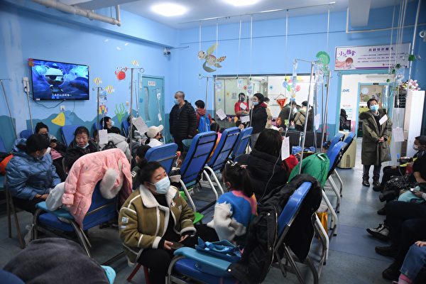 Trung Quốc: Dịch bệnh lây lan, số ca nhiễm tăng cao, nhà hoả táng chật kín người