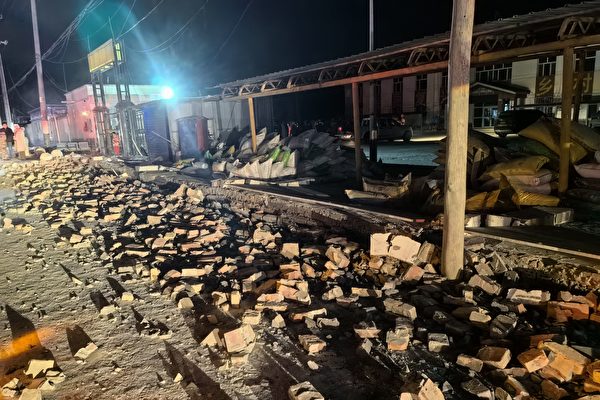Trung Quốc: Người dân không thể trở về nhà do hơn 4.000 dư chấn sau trận động đất 7,1 độ richter