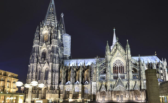 bắt giữ 3 kẻ âm mựu tấn công nhà thờ lớn Cologne trong dịp năm mới| Tân Thế Kỷ