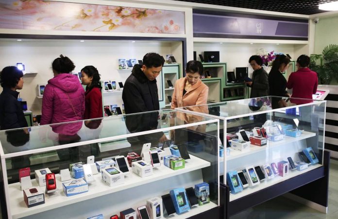 Nhu cầu sử dụng điện thoại ở Triều Tiên tăng vọt| Tân Thế Kỷ| TTK NEWS
