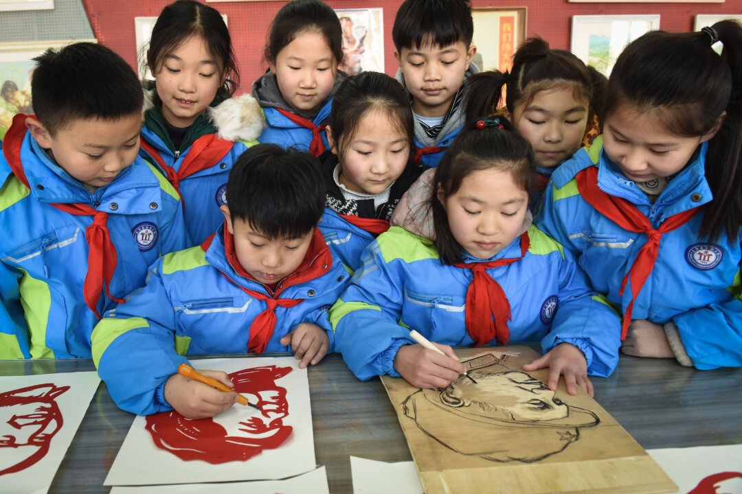 Trung Quốc kêu gọi thúc đẩy AI để bảo vệ quyền trẻ em| Tân Thế kỷ|TTK NEWS
