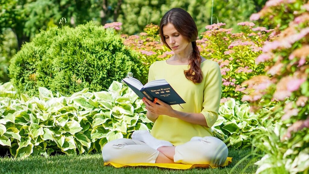 Studing Falun Gong Dafa Book A