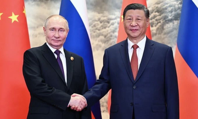 Nga - Trung tăng cường hợp tác giữa vòng vây trừng phạt