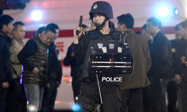 Trung Quốc: Cầm dao xông vào bệnh viện, hàng chục người thương vong