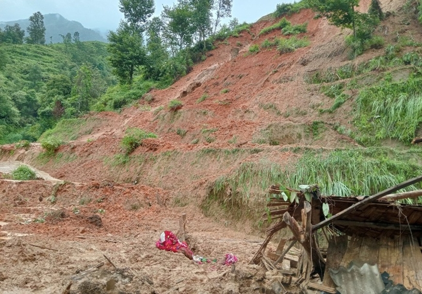 ha giang mua lon lam sap cau treo vui lap nhieu ngoi nha va thiet hai ve nguoi 3