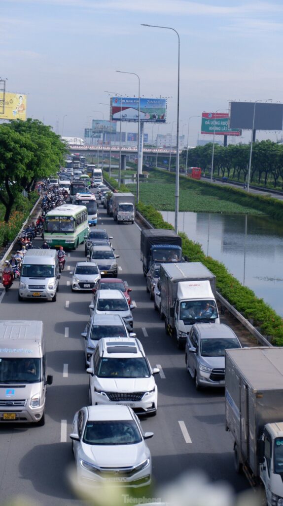 tp hcm ngay dau ky nghi 2 9 nha ga ben xe dong duc san bay thong thoang bat ngo 4