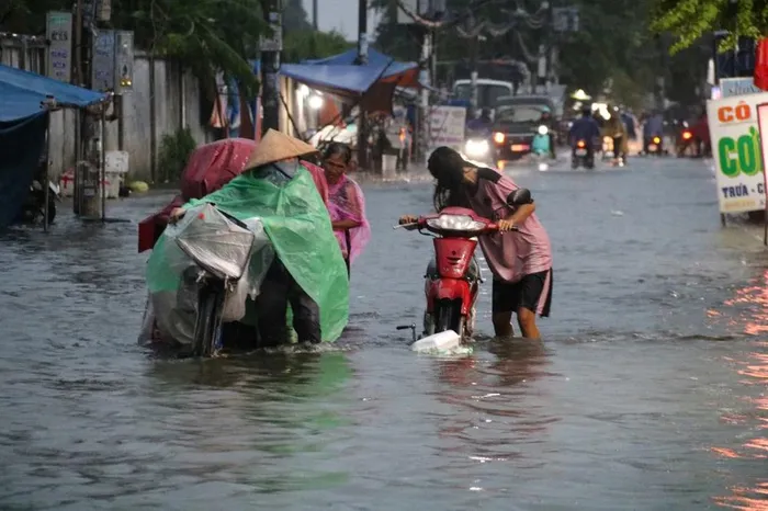 tp hcm mua nhu trut nuoc cay nga do nhieu tuyen duong ngap sau 5