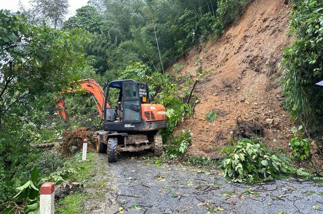 xe khach bi vui lap o cao bang