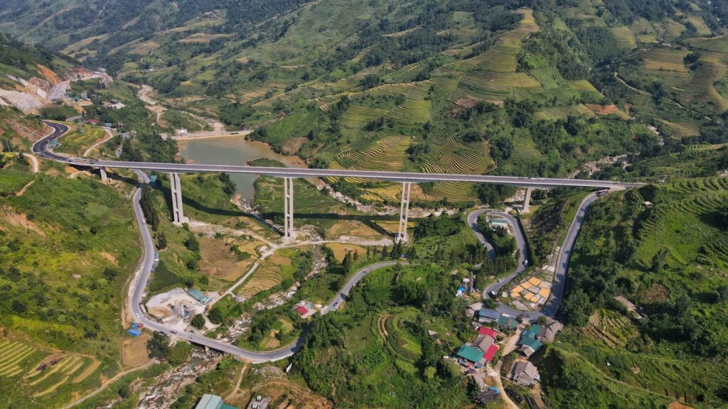 cau mong sen lao cai