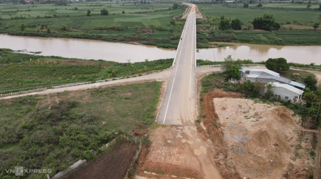 loat cau xay xong thieu duong ket noi khong duoc su dung 6