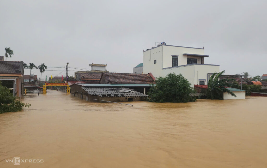 mien trung se buoc vao dot mua lon tu 3 11