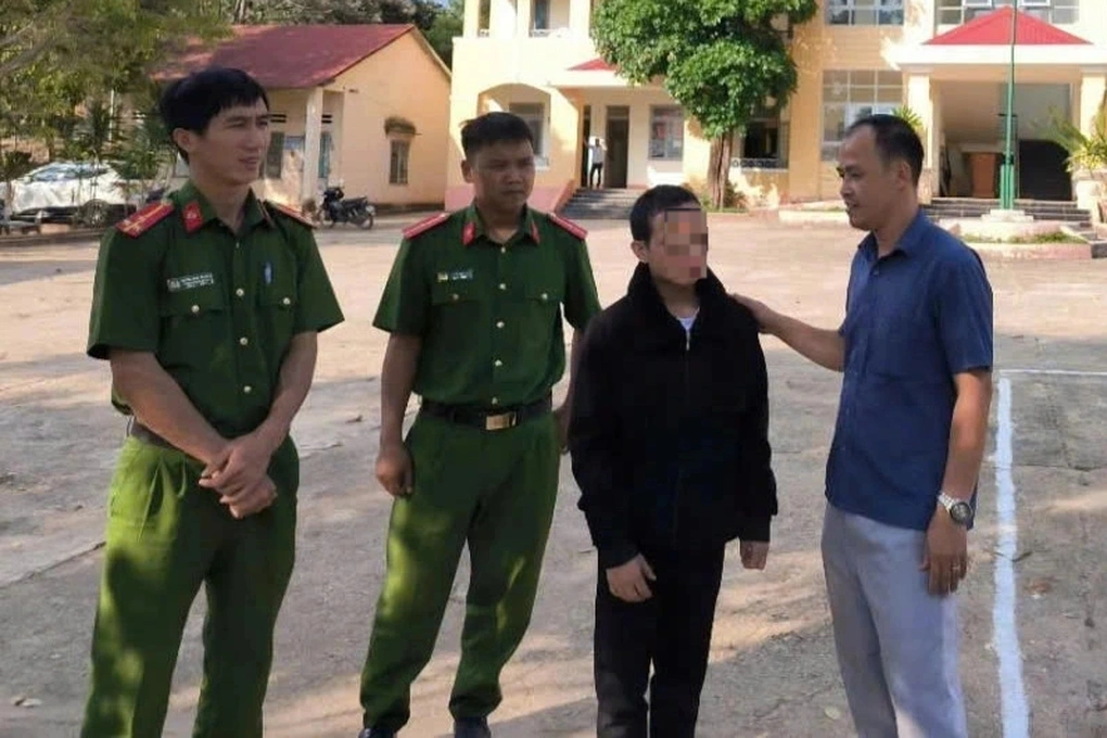 Lên mạng tìm việc lương 1.000 USD/tháng, 3 thanh niên bị lừa qua Campuchia