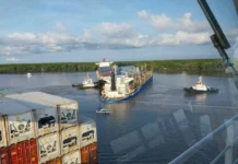 Hai tàu hàng va chạm, gây tràn dầu ở Cần Giờ, TP HCM