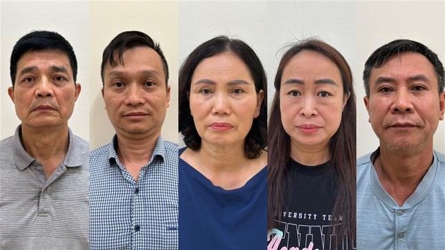 Cựu Cục trưởng ATTP - Bộ Y tế khai 5 lần được cấp dưới 'mang phong bì về cho sếp'