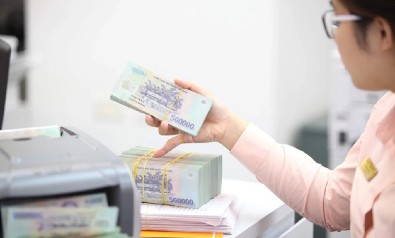 Chuyển vào tài khoản cá nhân: Dòng tiền sẽ bị theo dấu, truy thu thuế?
