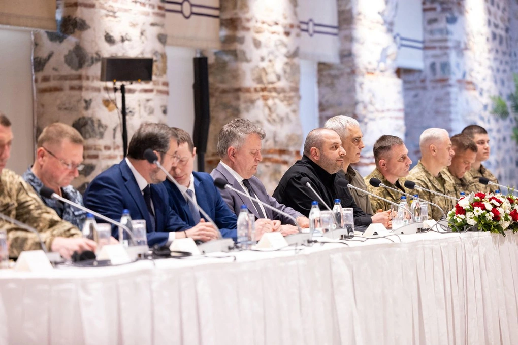 Phiên dịch viên đoàn đàm phán Ukraine bỏ trốn khỏi Istanbul