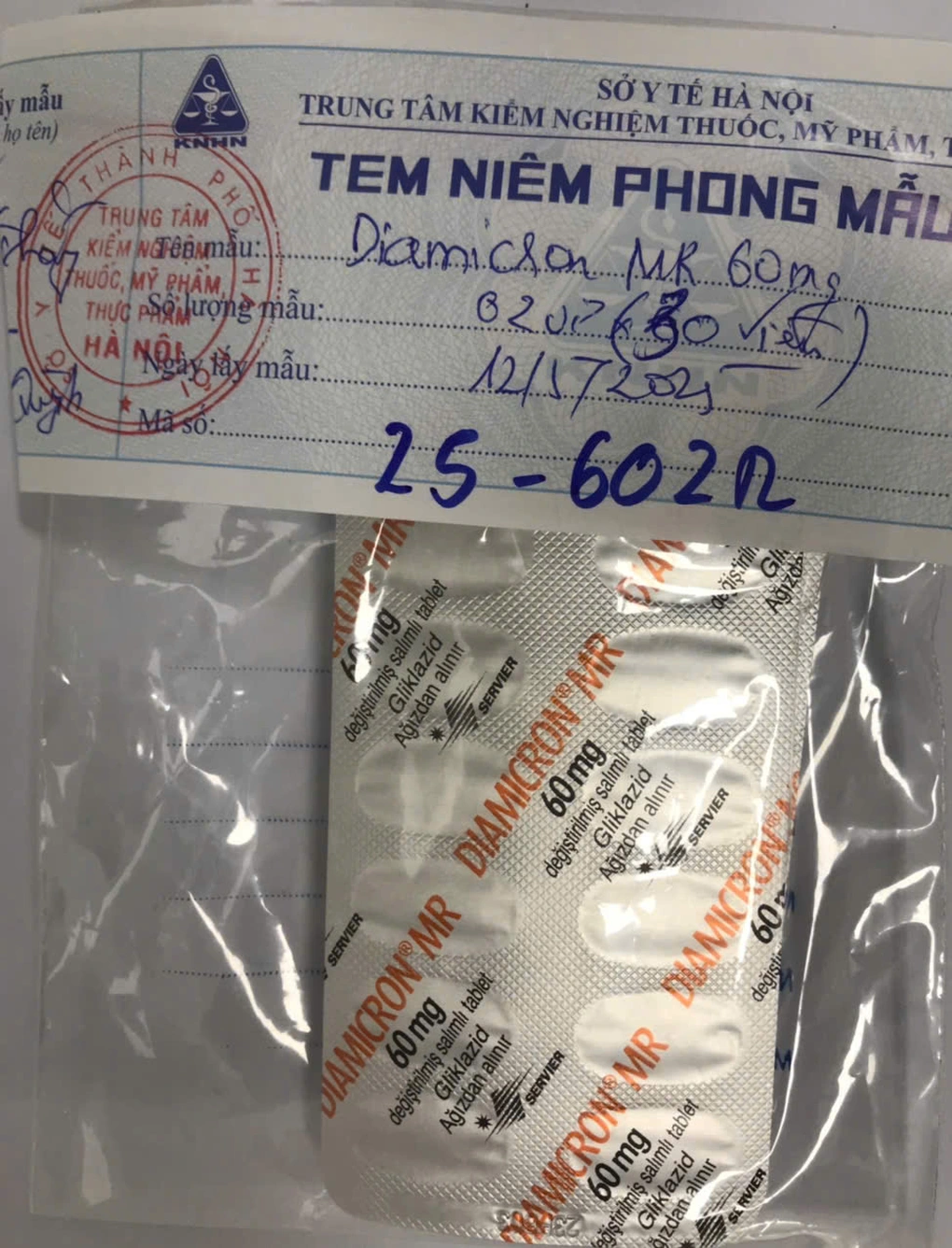 Phát hiện 7 loại thuốc giả, không rõ nguồn gốc tại một nhà thuốc ở Hà Nội
