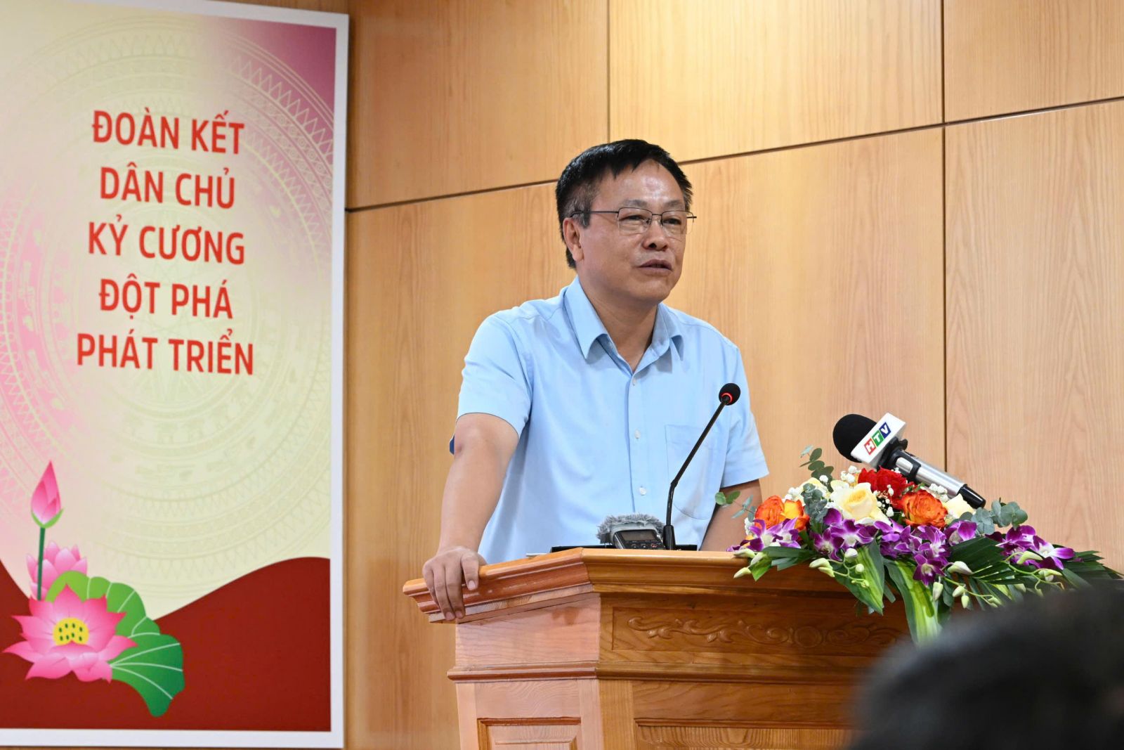 Hơn 5.500 cửa hàng đóng cửa trong tháng cao điểm chống hàng giả