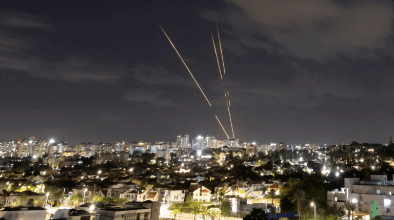 Iran trả đũa Israel