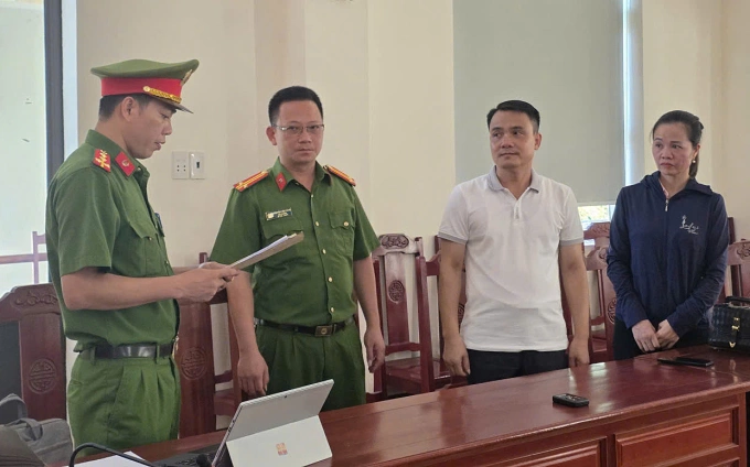 Thanh Hóa: Bắt hiệu trưởng và khởi tố nữ giáo viên nâng khống điểm cho thí sinh từ trượt thành "thủ khoa" đầu vào