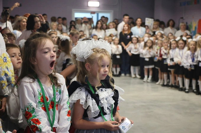 17.000 học sinh Ukraine khai giảng dưới lòng đất