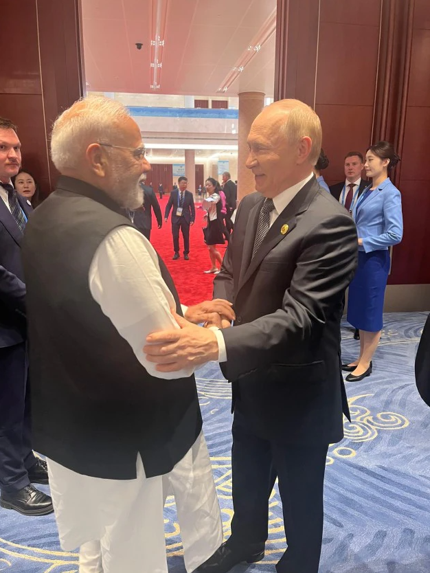 Khoảnh khắc ông Putin, ông Modi và ông Tập Cận Bình gặp nhau tại Hội nghị SCO