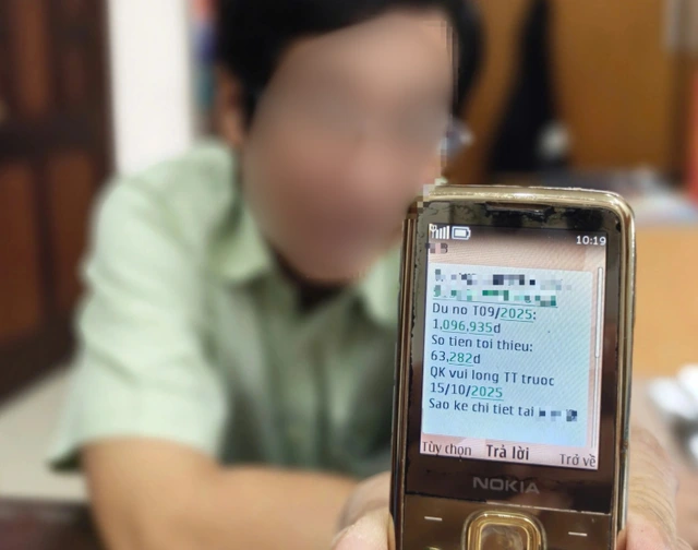 Nợ phí tin nhắn 8.879 đồng, bỗng tăng hơn 1 triệu đồng trong chưa đầy 10 ngày