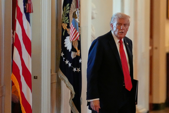 Tổng thống Trump tuyên bố hủy mọi văn kiện ký tự động của ông Biden