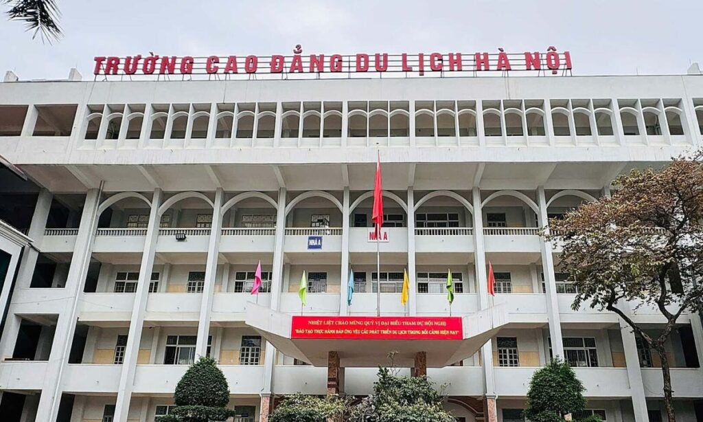 Vụ sinh viên phản ánh tiền tập luyện A80 thấp, chỉ 940.000: Hiệu trưởng bất ngờ nói "chỉ là hiểu lầm"