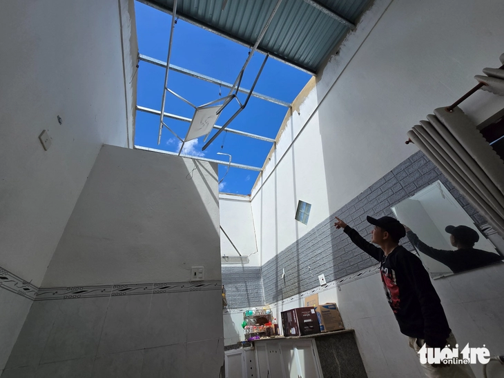 Gia lai: Những ngôi nhà không còn mái vì bão Kalmaegi