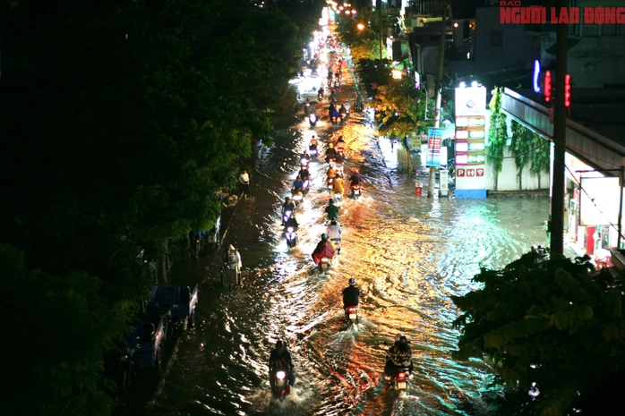 Triều cường sắp đạt đỉnh ở TPHCM và Đông Nam Bộ, khả năng lại ngập nặng